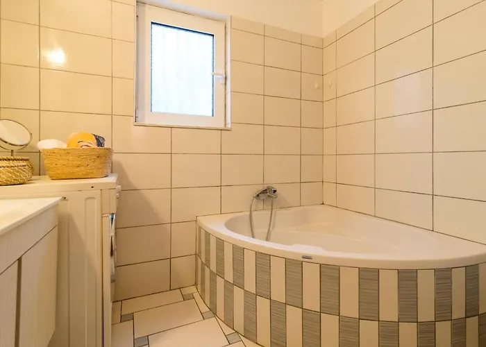 House Of * إياليسوس